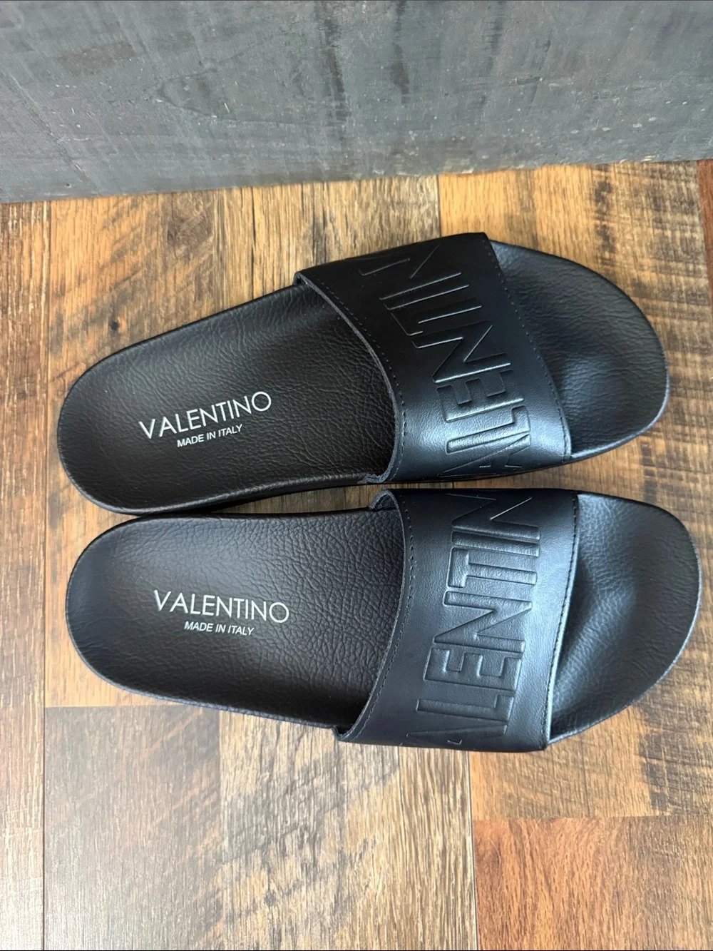 Valentino authentic garavani